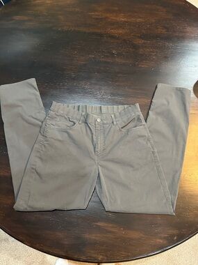 Faherty Men's Chinos Khakis in Gray